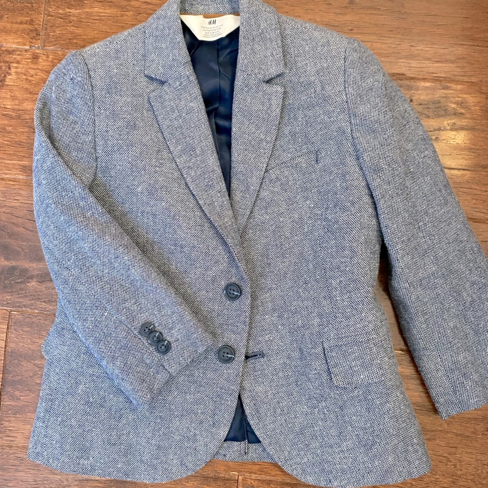 EUC boys h&m sports jacket 4t